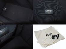 画像をギャラリービューアに読み込む, FENDI フェンディ ピーカブー ディフェンダー バッグカバー 7AR717 キャンバス レザー ホワイト ブラック ゴールド金具 美品 中古 4c074991
