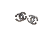 Load image into Gallery viewer, CHANEL シャネル ココマーク ピアス アクセサリー 01A刻印 メタル 1.8g シルバー金具 美品 中古 4c075475
