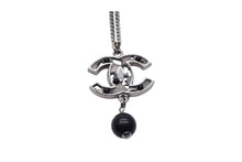 Load image into Gallery viewer, 極美品 CHANEL シャネル ココマーク ネックレス アクセサリー 08P刻印 メタル ブラックストーン シルバー ブラック 中古 4c075485
