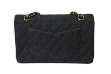 Load image into Gallery viewer, 極美品 CHANEL シャネル チェーンショルダーバッグ マトラッセ25 デニム ブラック ゴールド金具 6番台 中古 4c075676