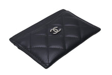 Load image into Gallery viewer, CHANEL シャネル ラムスキン タイムクラシック マトラッセ カードケース ブラック シルバー金具 28番台 美品 中古 4c076221