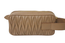 Load image into Gallery viewer, 極美品 MIUMIU ミュウミュウ マテラッセ クラッチバッグ セカンドバッグ 5BF122 キルティング ロゴ金具 ブラウン 中古 4c076226