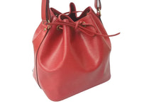 画像をギャラリービューアに読み込む, LOUIS VUITTON ルイヴィトン プチノエ ショルダーバッグ M44107 レッド エピレザー ゴールド金具 良品 中古 4c076288
