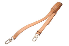 Load image into Gallery viewer, LOUISVUITTON ルイヴィトン キーポル 替えショルダーストラップ ヌメ革 ブラウン ゴールド金具 美品 中古 4c076311