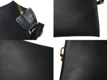 Load image into Gallery viewer, LOUIS VUITTON ルイヴィトン ポシェット アクセソワール ショルダーポーチ ワンショルダー M40632 エピ ブラック 美品 中古 4c076332