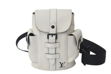 画像をギャラリービューアに読み込む, LOUIS VUITTON ルイヴィトン クリストファーXS ボディバッグ M58493 トリヨンレザー オフホワイト ブラック金具 美品 中古 4c076336