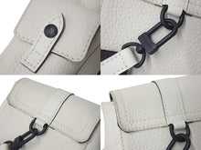 画像をギャラリービューアに読み込む, LOUIS VUITTON ルイヴィトン クリストファーXS ボディバッグ M58493 トリヨンレザー オフホワイト ブラック金具 美品 中古 4c076336