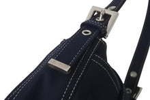 Load image into Gallery viewer, 極美品 FENDI フェンディ マンマバケット ワンショルダーバッグ イタリア製 デニム ネイビー シルバー金具 中古 4c076350