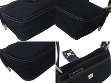 Load image into Gallery viewer, 極美品 FENDI フェンディ マンマバケット ワンショルダーバッグ イタリア製 デニム ネイビー シルバー金具 中古 4c076350