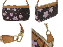 Load image into Gallery viewer, 極美品 LOUISVUITTON ルイヴィトン 村上隆 ポシェットアクセソワール ポーチ M92006 モノグラムチェリーブロッサム 中古 4c076357