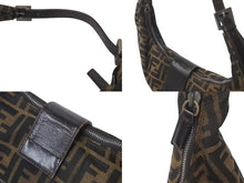 Load image into Gallery viewer, FENDI フェンディ クロワッサン ハーフムーン ワンショルダーバッグ ハンドバッグ キャンバス ブラウン シルバー金具 美品 中古 4c076363
