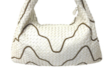 画像をギャラリービューアに読み込む, BOTTEGA VENETA ボッテガヴェネタ ホーボー イントレチャート ワンショルダーバッグ 169867 ホワイト 美品 中古 4c076396