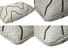 画像をギャラリービューアに読み込む, BOTTEGA VENETA ボッテガヴェネタ ホーボー イントレチャート ワンショルダーバッグ 169867 ホワイト 美品 中古 4c076396