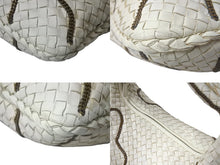 画像をギャラリービューアに読み込む, BOTTEGA VENETA ボッテガヴェネタ ホーボー イントレチャート ワンショルダーバッグ 169867 ホワイト 美品 中古 4c076396