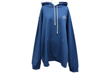 Load image into Gallery viewer, 極美品 LOUIS VUITTON ルイヴィトン 23AW シグネチャー ロゴ パーカー ブルー コットン 刺繍 フーディ― RM232Q 1HN HNY56W サイズ5L 中古 4c076446