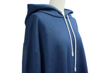 Load image into Gallery viewer, 極美品 LOUIS VUITTON ルイヴィトン 23AW シグネチャー ロゴ パーカー ブルー コットン 刺繍 フーディ― RM232Q 1HN HNY56W サイズ5L 中古 4c076446