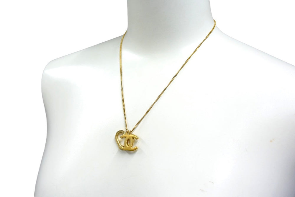 CHANEL Cocomark heart necklace Weight approx. 9.6g Total length approx. 44cm 04P stamp Metal Gold Good Condition Used 4c076484