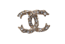 Load image into Gallery viewer, 極美品 CHANEL シャネル ココマーク ピアス 重量約2.4g F19V刻印 ラインストーン メタル ゴールド 両耳用 中古 4c076479