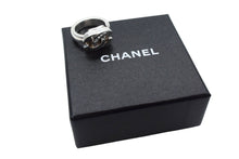Load image into Gallery viewer, CHANEL シャネル ココマーク リング 指輪 重量約8.8g サイズ12号 01P刻印 シルバーカラー メタル 美品 中古 4c076500