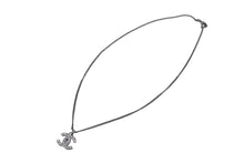 Load image into Gallery viewer, CHANEL シャネル ココマーク ネックレス 重量約5.4g F12V刻印 全長約43cm ラインストーン シルバー 美品 中古 4c076480