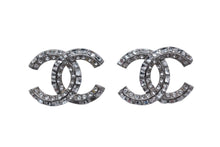 Load image into Gallery viewer, CHANEL シャネル ココマーク ピアス 両耳用 重量約3.2g P19P刻印 メタル ラインストーン シルバー クリア 良品 中古 4c076487