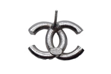 Load image into Gallery viewer, CHANEL シャネル ココマーク ピアス 両耳用 重量約3.2g P19P刻印 メタル ラインストーン シルバー クリア 良品 中古 4c076487
