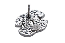 Load image into Gallery viewer, CHANEL シャネル ココマーク ピアス 両耳用 重量約4.5g 01P刻印 メタル ラインストーン シルバー クリア 美品 中古 4c076481