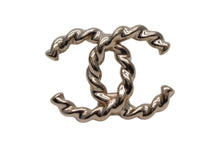 Load image into Gallery viewer, 極美品 CHANEL シャネル ココマーク ピアス 片耳用 重量約1.8g F24P刻印 ゴールド メタル フランス製 中古 4c076496