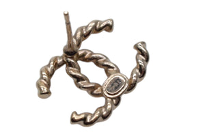 Very good condition CHANEL Coco mark earrings for one ear Weight approx. 1.8g F24P stamp Gold Metal Made in France Used 4c076496