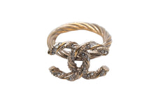 Load image into Gallery viewer, 極美品 CHANEL シャネル ココマーク リング 指輪 ラインストーン ゴールドカラー B14V刻印 重量約4.7g サイズ9号 中古 4c076491