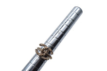 Load image into Gallery viewer, 極美品 CHANEL シャネル ココマーク リング 指輪 ラインストーン ゴールドカラー B14V刻印 重量約4.7g サイズ9号 中古 4c076491