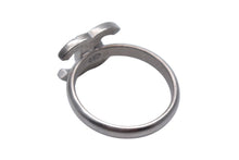 Load image into Gallery viewer, CHANEL シャネル ココマーク リング 指輪 重量約2.5g サイズ13号 B11P刻印 ラインストーン シルバーカラー 美品 中古 4c076493