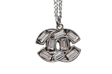 Load image into Gallery viewer, CHANEL シャネル ココマーク ネックレス 重量約3.7g 01P刻印 全長約44.5cm メタル ラインストーン シルバー 美品 中古 4c076495