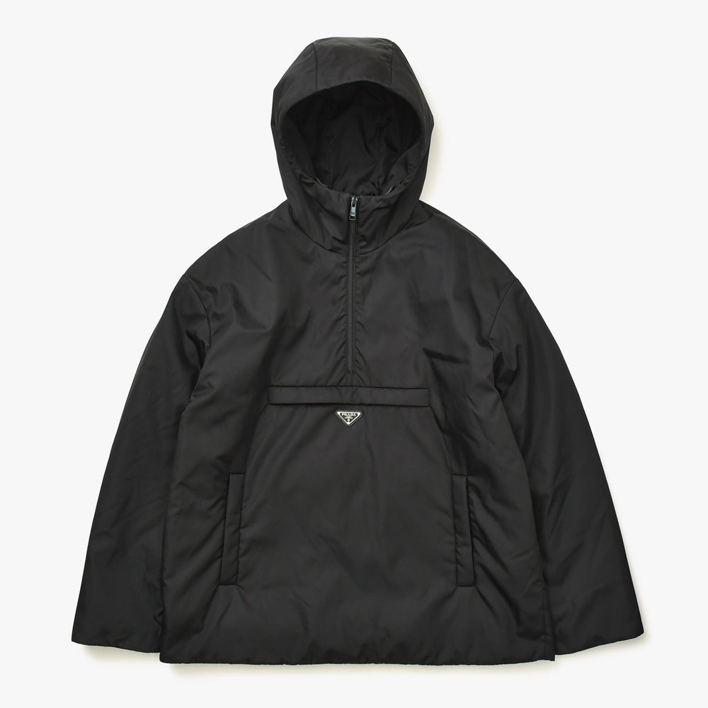 新品同様 PRADA プラダ Re-Nylon アノラック パーカー SGC560 トライアングルプレート ブラック Mサイズ ブラックメタル金具 ハーフジップ 中古 4a007935