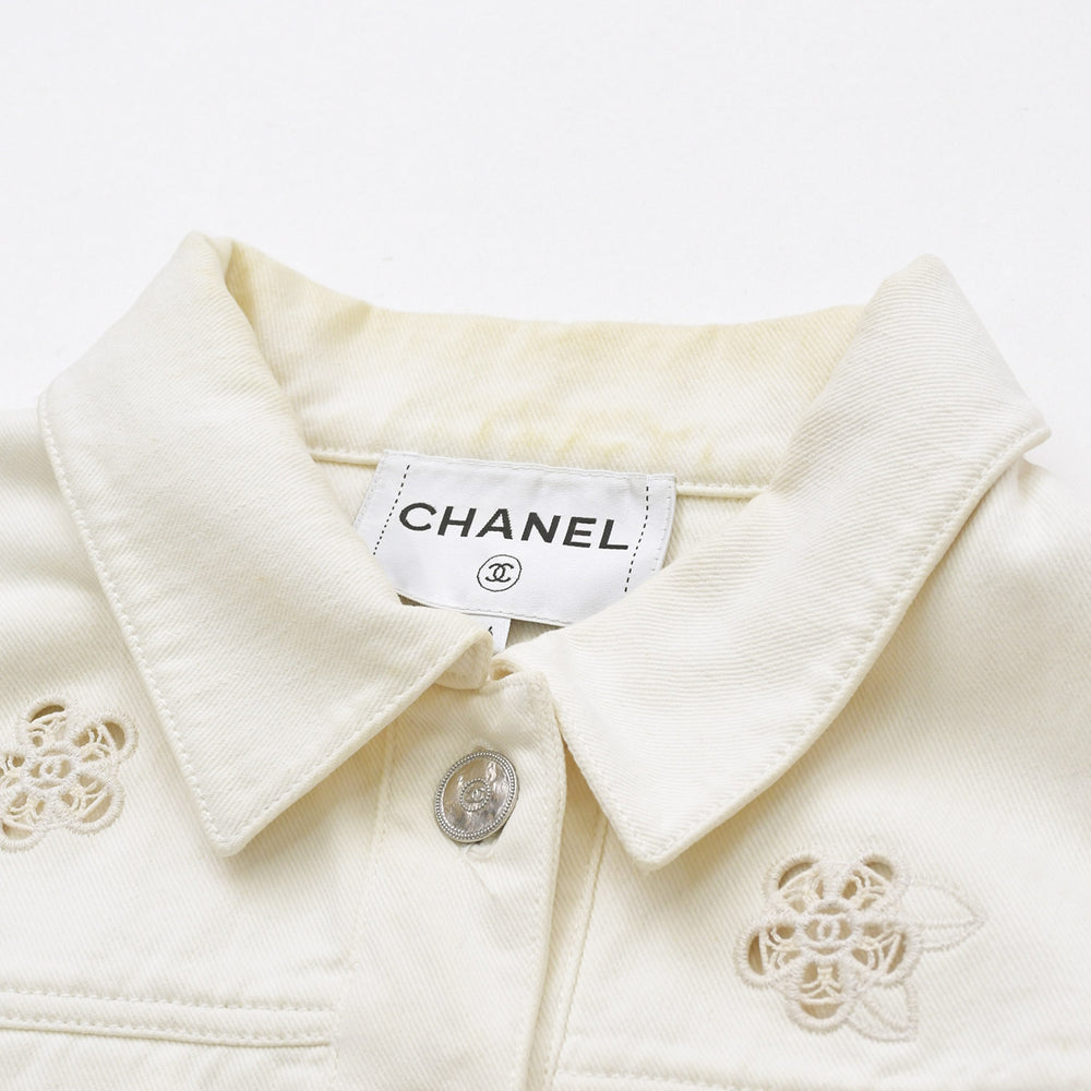 CHANEL Flower pattern denim jacket 2014 P76751V68765 Cotton White Silver hardware Size 46 Good condition Used 4a008648