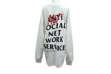 Load image into Gallery viewer, 極美品 DUALISM デュアリズム NOT ANTI SNS 長袖Ｔシャツ ホワイト DLSM フォロワー1万人記念 コットン プリント サイズL 中古 4b000895