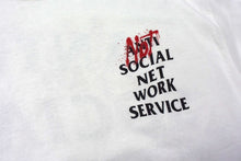 Load image into Gallery viewer, 極美品 DUALISM デュアリズム NOT ANTI SNS 長袖Ｔシャツ ホワイト DLSM フォロワー1万人記念 コットン プリント サイズL 中古 4b000895