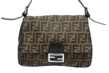 画像をギャラリービューアに読み込む, 極美品 FENDI フェンディ マンマバケット ワンショルダーバッグ 26325 ズッカ柄 ブラウン キャンバス レザー シルバー金具 中古 4b009080
