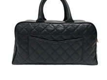 画像をギャラリービューアに読み込む, 極美品 CHANEL シャネル ボストンバッグ ボーリングボストンバック キャビアスキン 8番台 ブラック ゴールド金具 中古 4b009130
