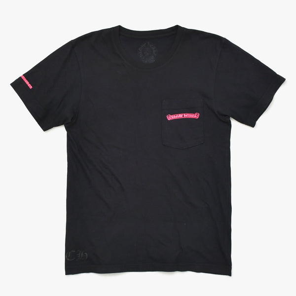 極美品 CHROME HEARTS クロムハーツ Made in Hollywood Vertical Logo Tee Sサイズ ブラック ピンク スクロールラベル クロス 中古 4a009187