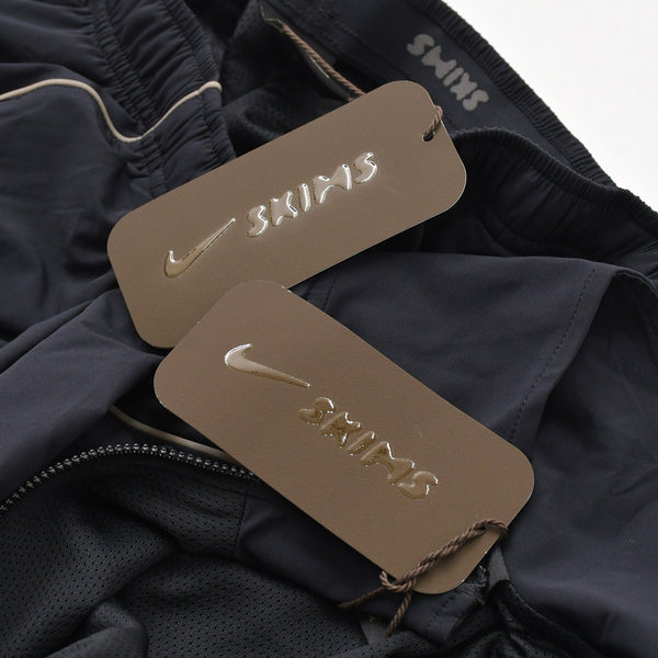 新品未使用 NIKESKIMS ナイキ スキムズ セットアップ ジャケット パンツ IU2223/IU2224 ナイロン ブラック ベージュサイズL・S 中古 4a009263
