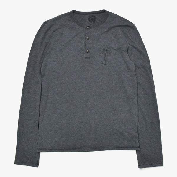 CHROME HEARTS Henley Neck Long Sleeve T-Shirt U.S.AGray with silver hardware, size S, excellent condition, pre-owned. (Item number: 4a009385)