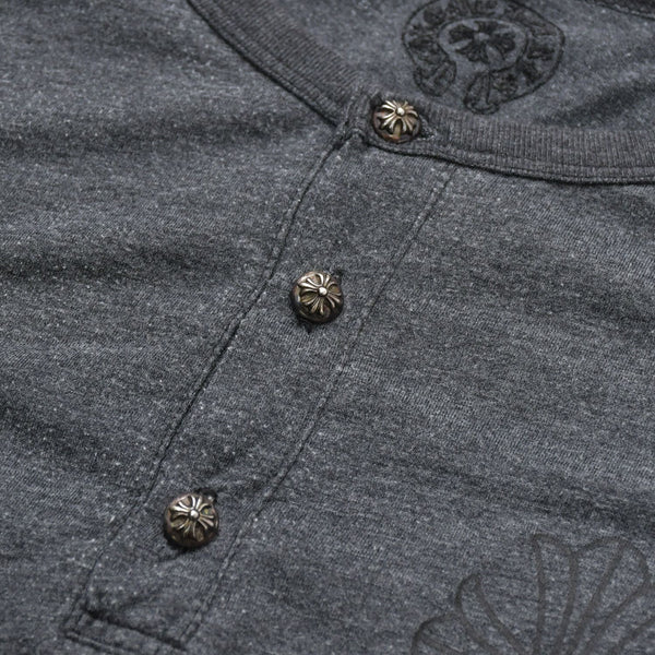 CHROME HEARTS Henley Neck Long Sleeve T-Shirt U.S.AGray with silver hardware, size S, excellent condition, pre-owned. (Item number: 4a009385)