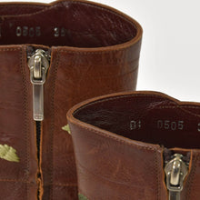 画像をギャラリービューアに読み込む, CHRISTIAN DIOR クリスチャンディオール ガリアーノ期 エンブロイダリー ヒールブーツ 蝶 花柄 刺繍 レザー ブラウン サイズ36 1/2 美品 中古 4b009414