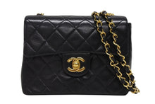 画像をギャラリービューアに読み込む, CHANEL シャネル ミニマトラッセ17 Sフラップ Sチェーンショルダーバッグ 1番台 ラムスキン ココマーク ブラック 美品 中古 4b009874