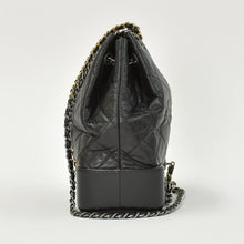 Load image into Gallery viewer, 極美品 CHANEL シャネル ガブリエル スモール バックパック A94485 26番台 ココマーク キルティング カーフスキン ブラック 中古 4b009963