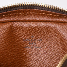 画像をギャラリービューアに読み込む, 極美品 LOUIS VUITTON ルイヴィトン ダヌーブ ショルダーバッグ M45266 モノグラム PVC レザー ゴールド金具 中古 4b013935