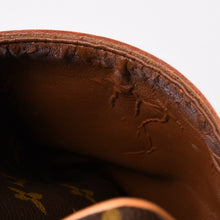 画像をギャラリービューアに読み込む, 極美品 LOUIS VUITTON ルイヴィトン ダヌーブ ショルダーバッグ M45266 モノグラム PVC レザー ゴールド金具 中古 4b013935