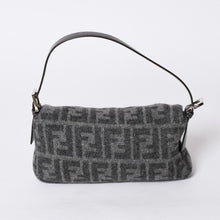 画像をギャラリービューアに読み込む, FENDI フェンディ マンマバケット ワンショルダーバッグ ズッキーノ ウール グレー 美品 中古 4a000498
