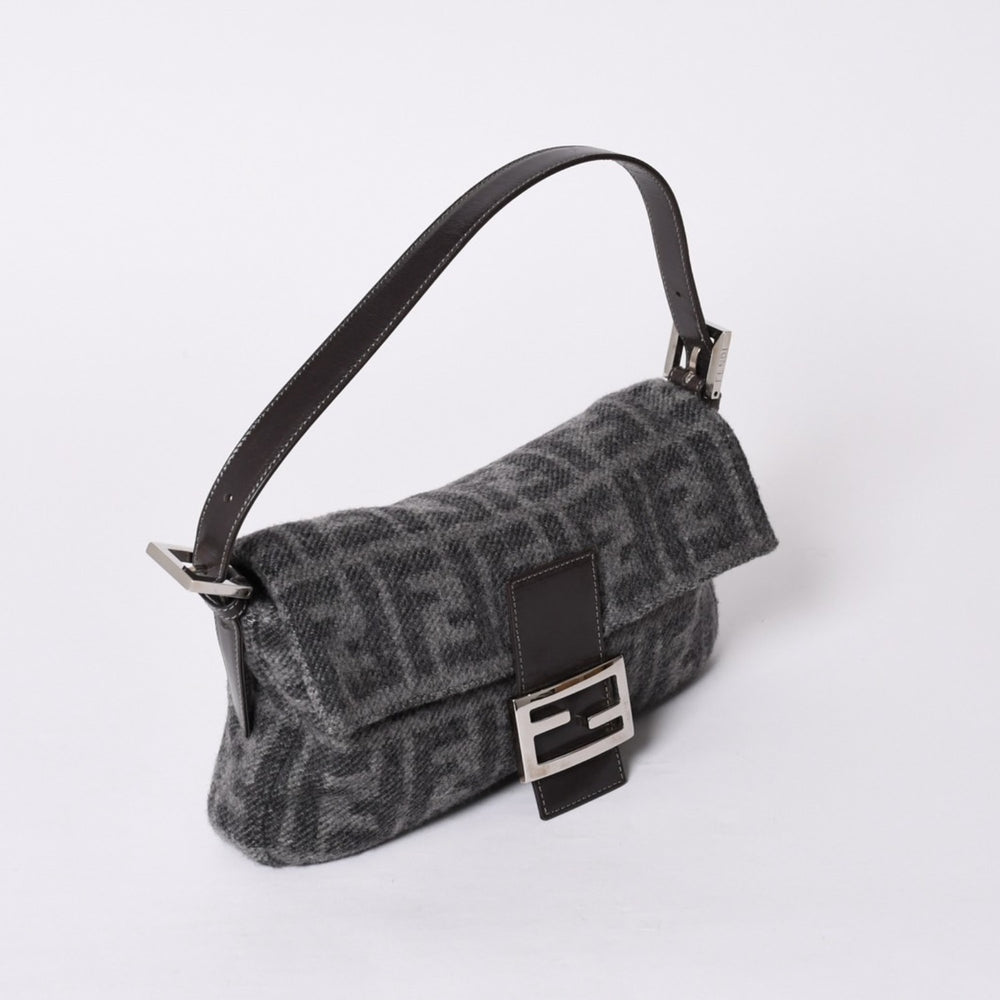 FENDI フェンディ マンマバケット ワンショルダーバッグ ズッキーノ ウール グレー 美品 中古 4a000498